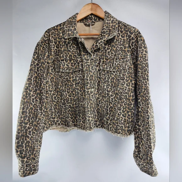 Free People Women's Cheetah Print Raw Hem Denim Jacket Oversized Cropped Medium - Picture 2 of 13